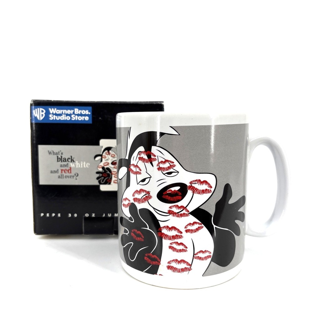 Pepe Le Pew Mug Vintage Looney Tunes WB Studio 30 Oz Collectible Kiss